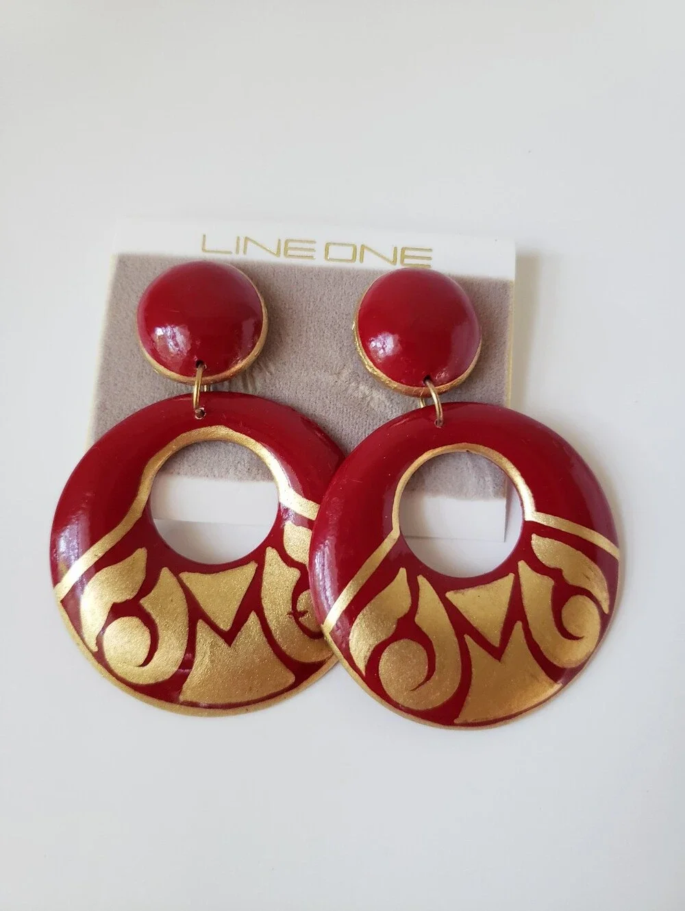 Vintage Line One Red Gold Round Earrings
